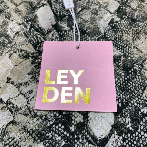 Leyden Snakeprint V-Neck Short Sleeve Blouse - Picture 6 of 9